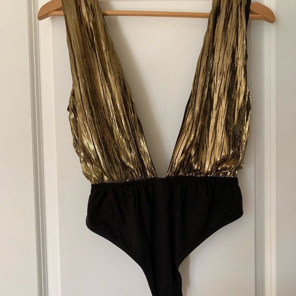 Nasty Gal Gold Metallic Deep V Body Suit Size S - Picture 3 of 4